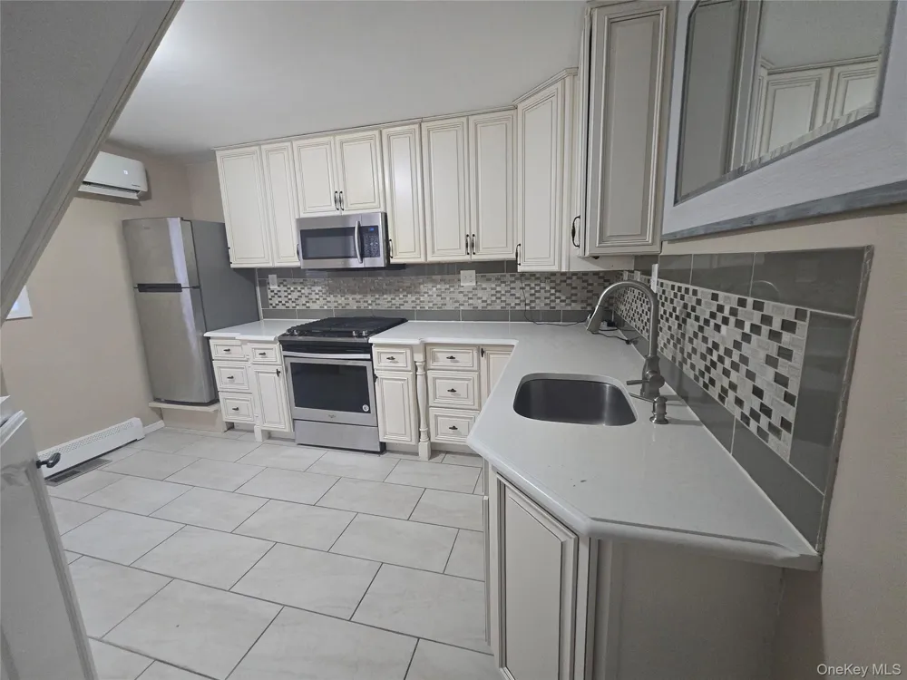 19 Cardinal Lane East Islip, NY 11730