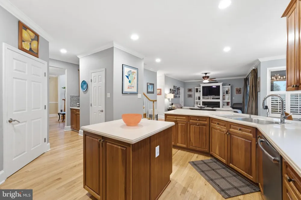 12 DELTA COURT Gaithersburg, MD 20882