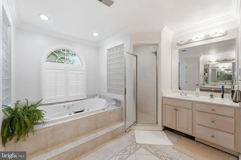 12 DELTA COURT Gaithersburg, MD 20882