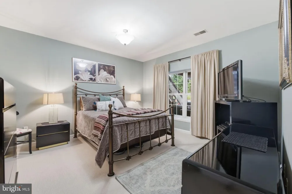 12 DELTA COURT Gaithersburg, MD 20882
