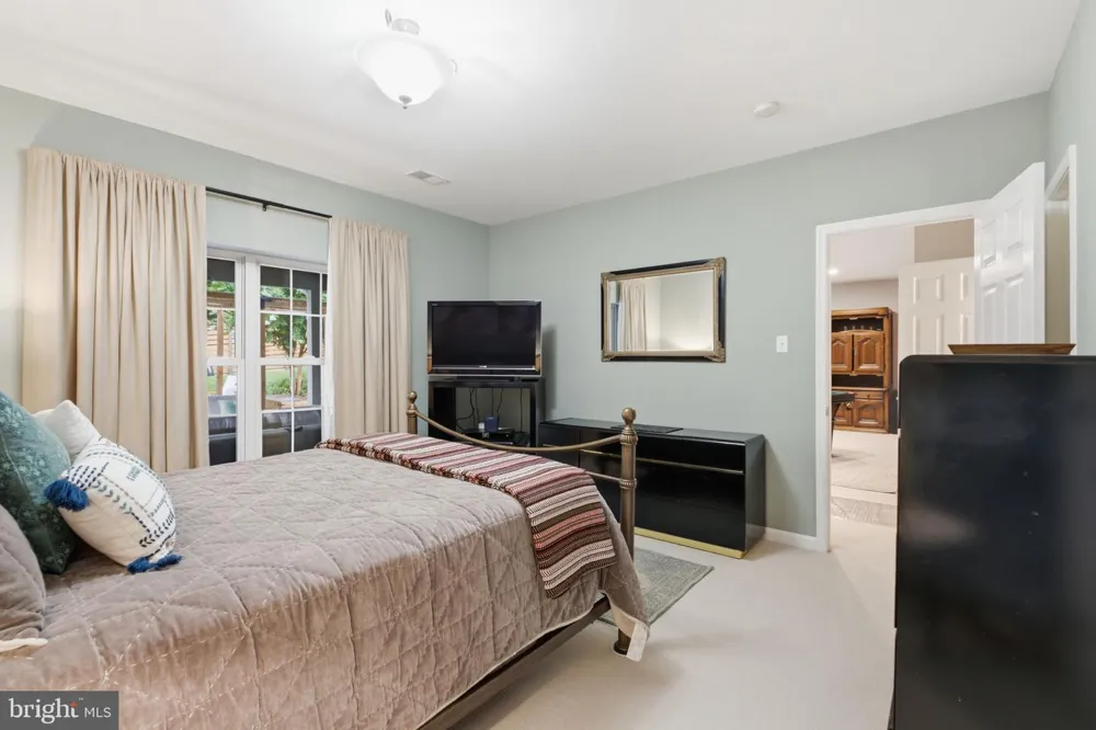 12 DELTA COURT Gaithersburg, MD 20882