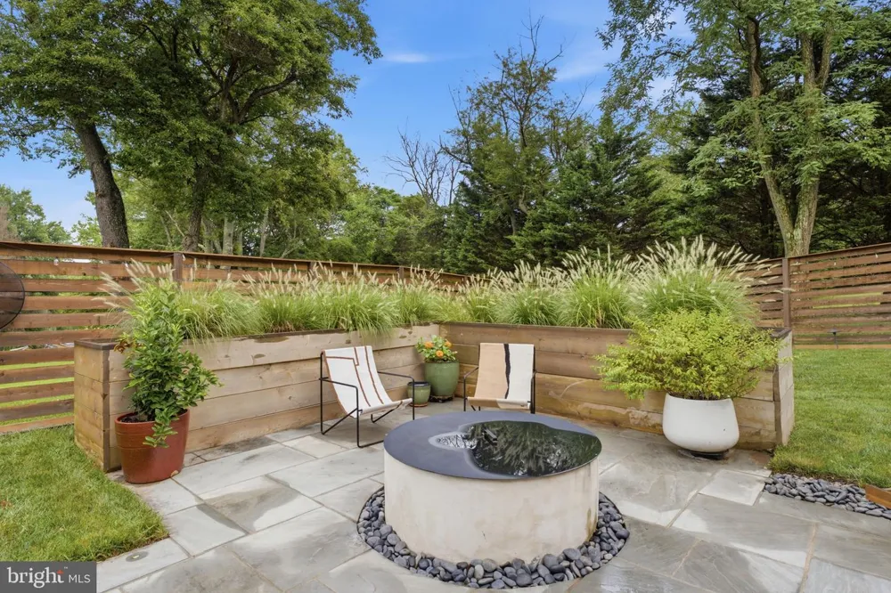 12 DELTA COURT Gaithersburg, MD 20882