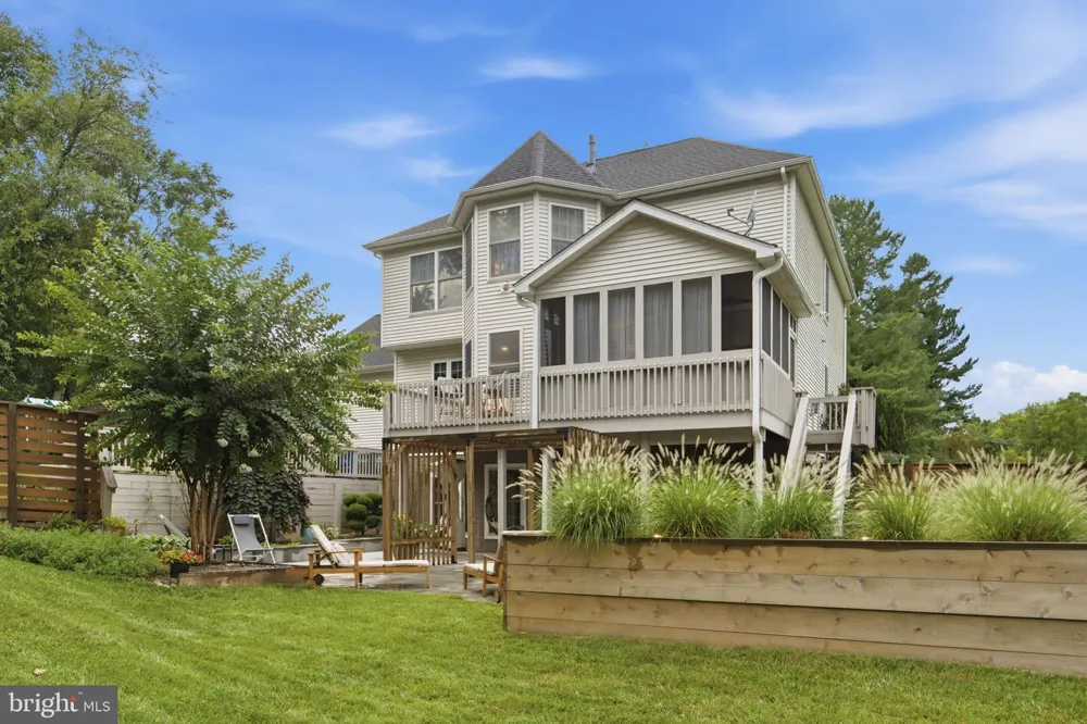 12 DELTA COURT Gaithersburg, MD 20882