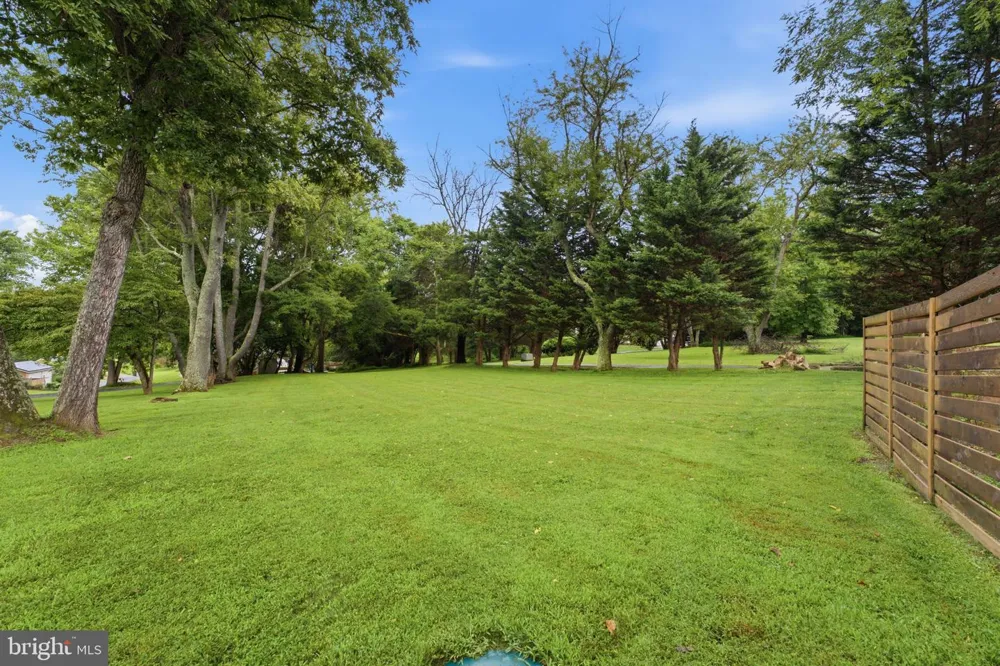 12 DELTA COURT Gaithersburg, MD 20882