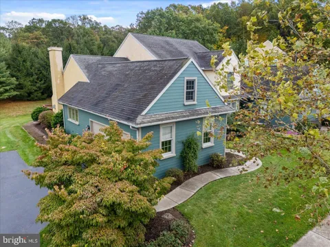 6 PARKSIDE DRIVE