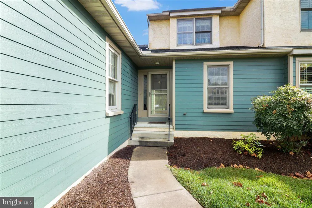 6 PARKSIDE DRIVE Elverson, PA 19520