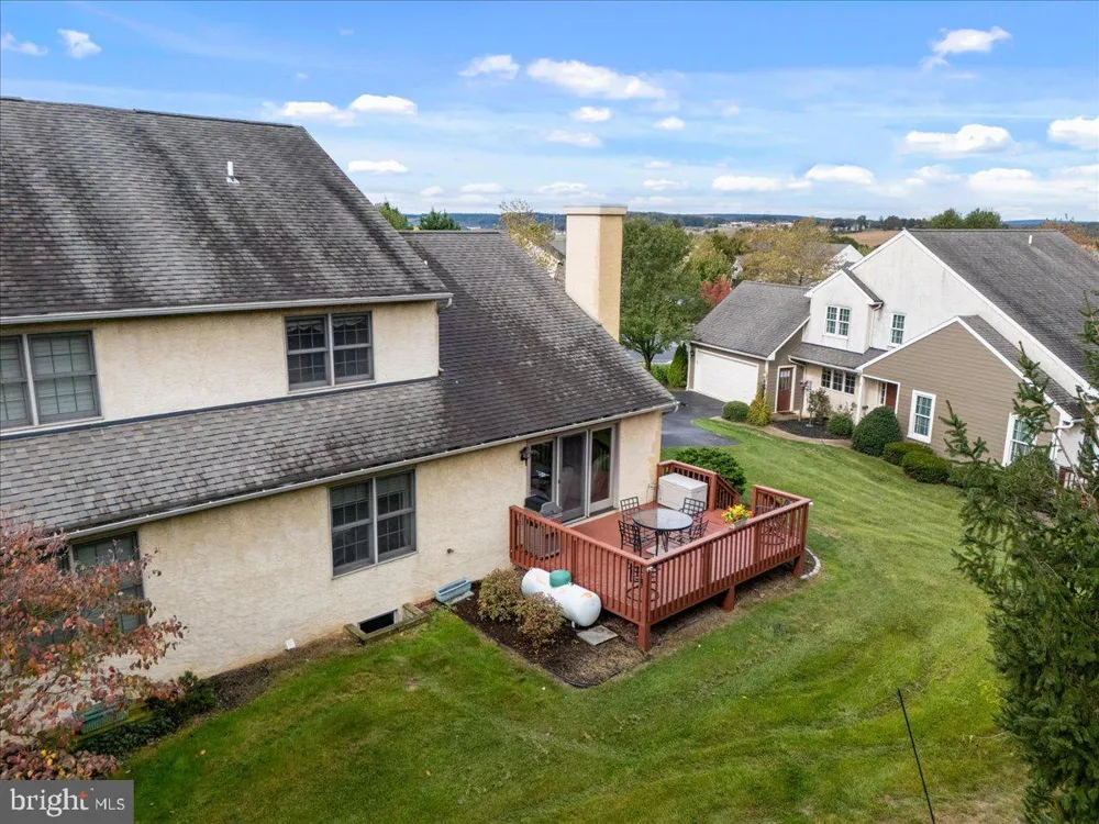 6 PARKSIDE DRIVE Elverson, PA 19520