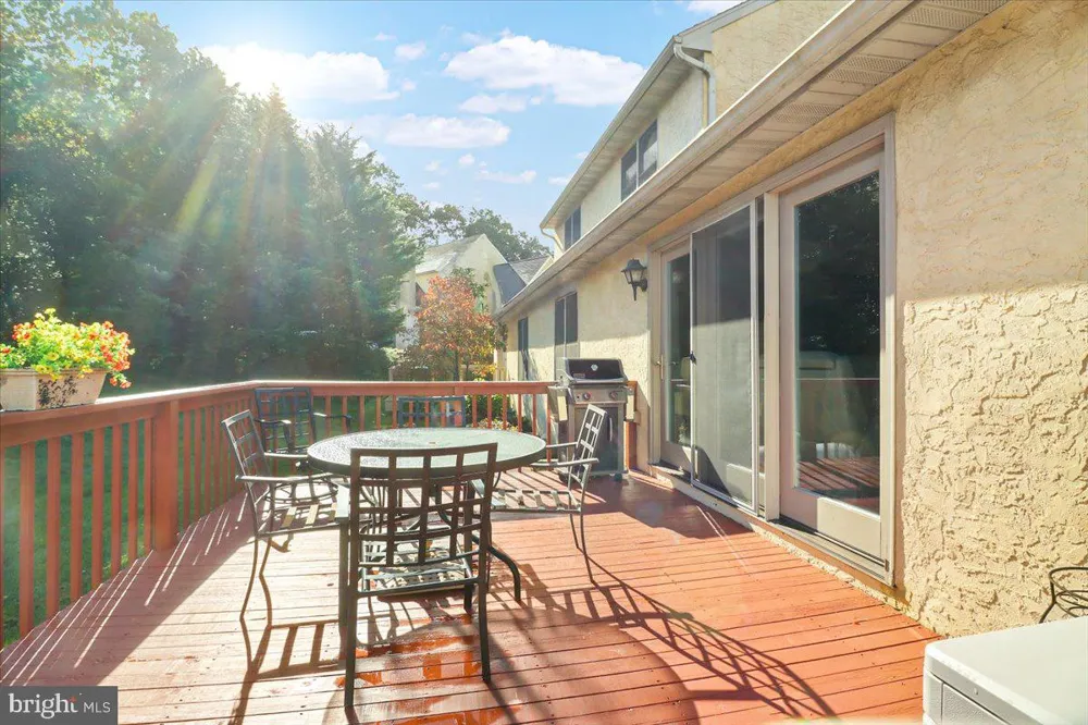 6 PARKSIDE DRIVE Elverson, PA 19520