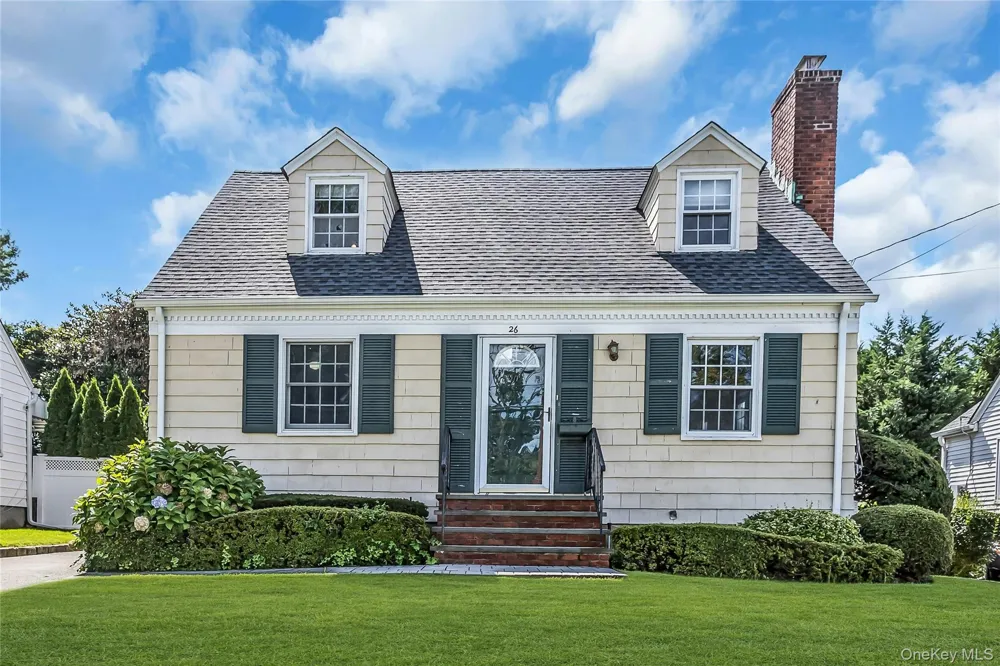 26 Ridge Drive Manhasset, NY 11030