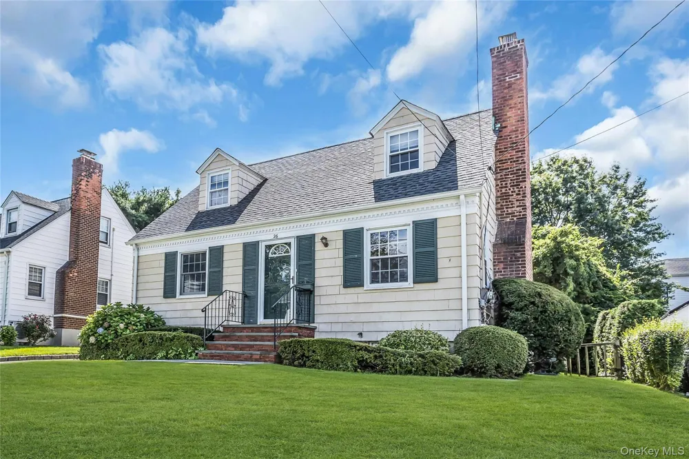 26 Ridge Drive Manhasset, NY 11030