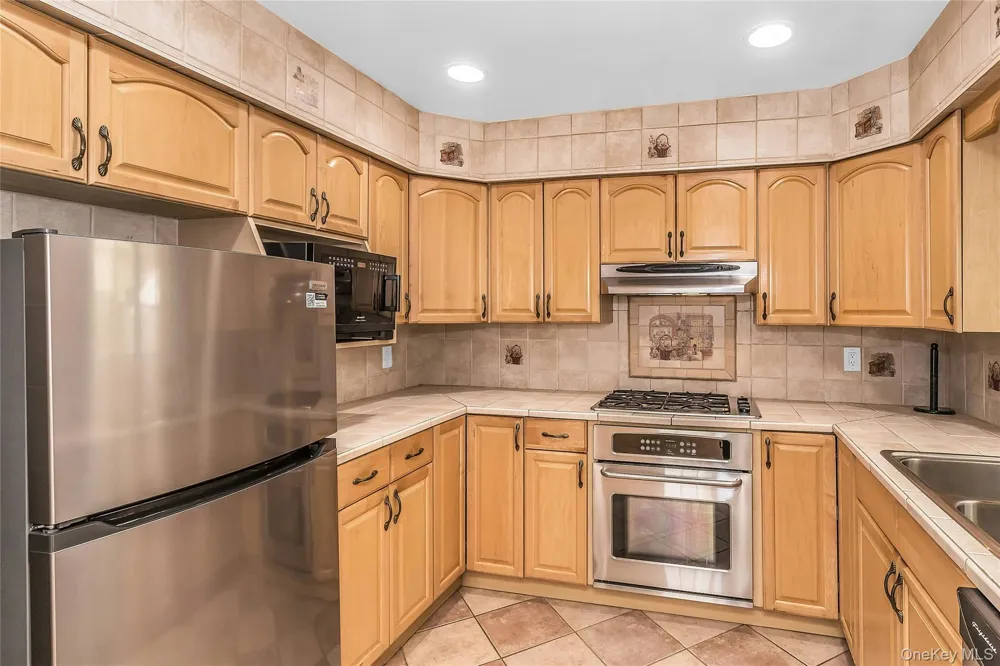 26 Ridge Drive Manhasset, NY 11030