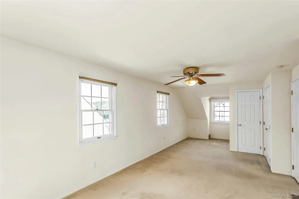 26 Ridge Drive Manhasset, NY 11030