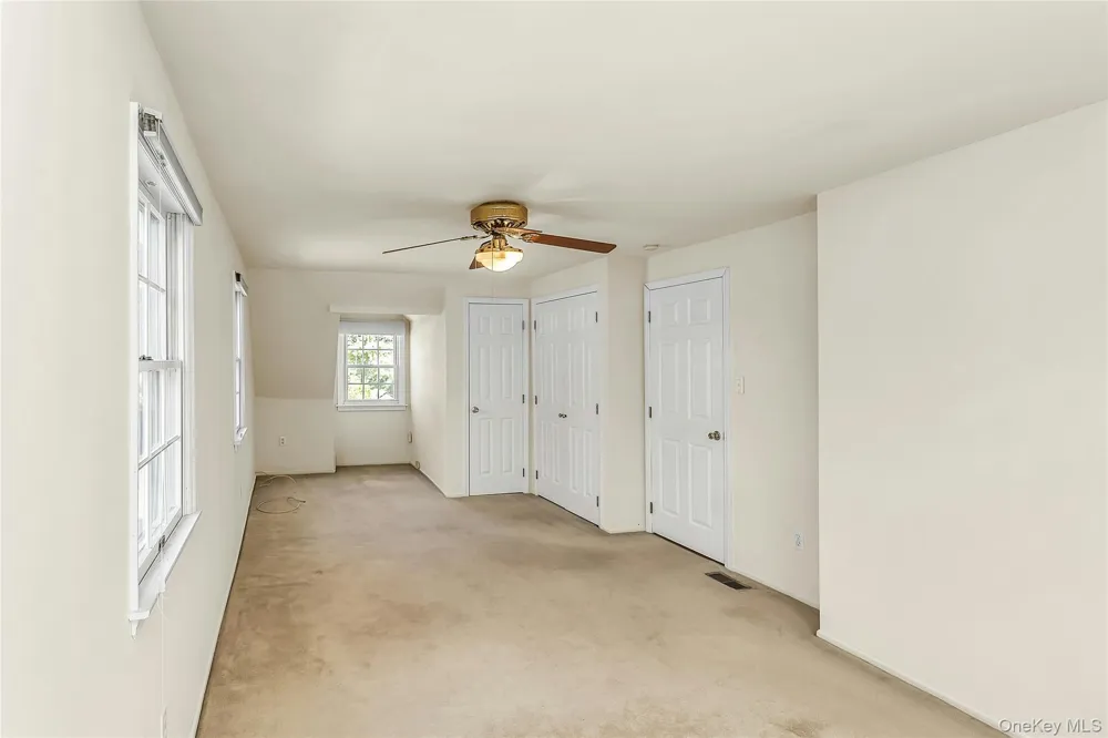 26 Ridge Drive Manhasset, NY 11030