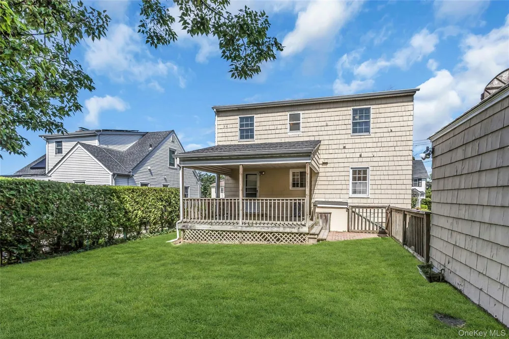 26 Ridge Drive Manhasset, NY 11030