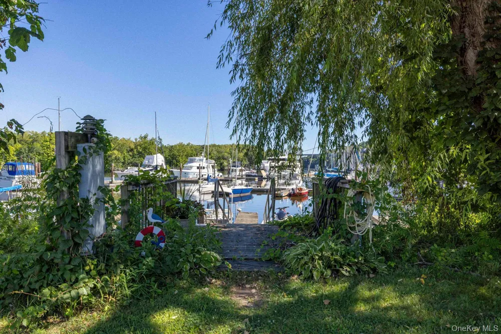 140 1st Street Esopus, NY 12417