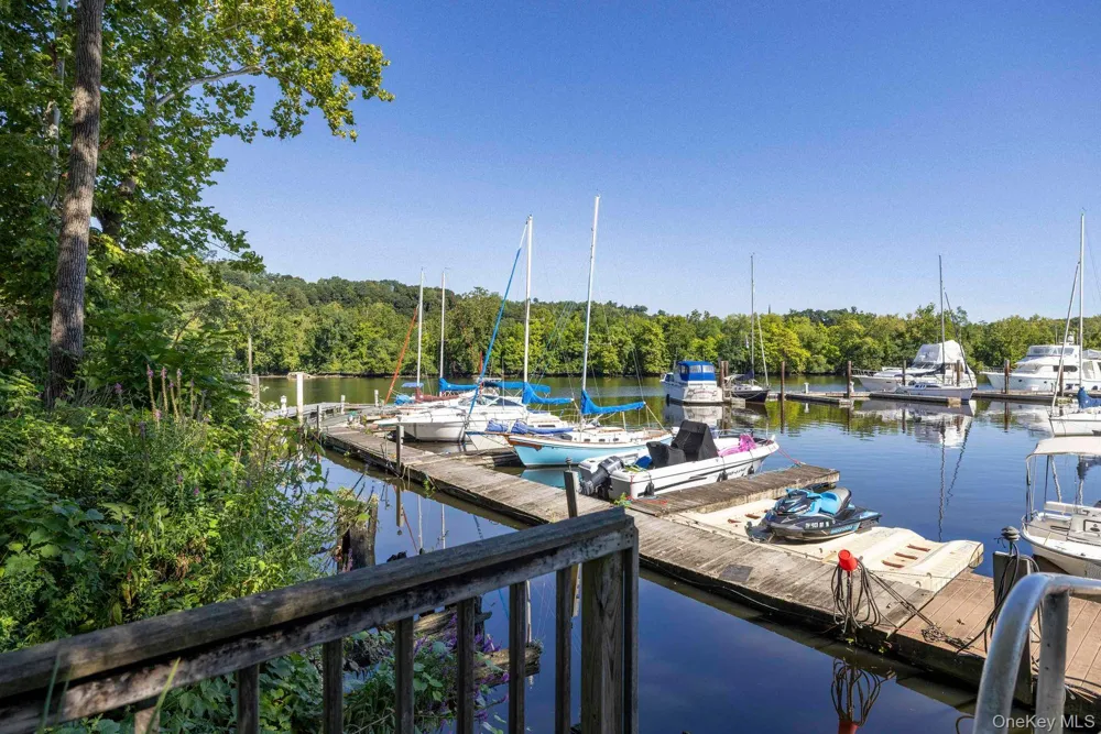 140 1st Street Esopus, NY 12417