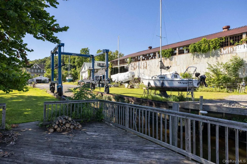 140 1st Street Esopus, NY 12417
