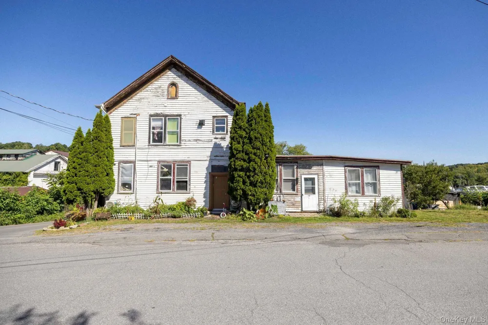 140 1st Street Esopus, NY 12417