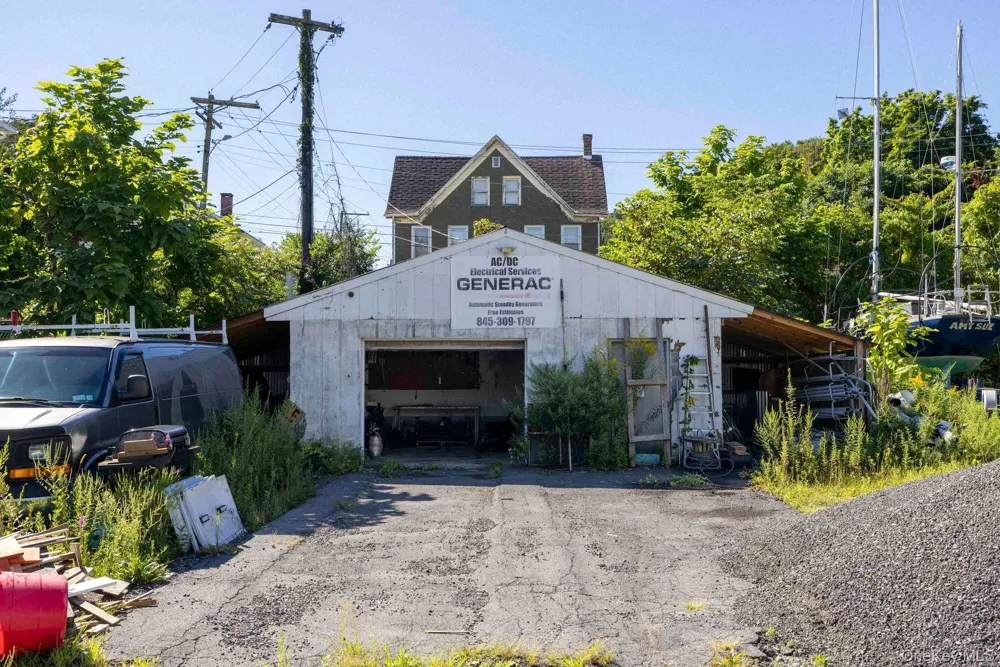 140 1st Street Esopus, NY 12417