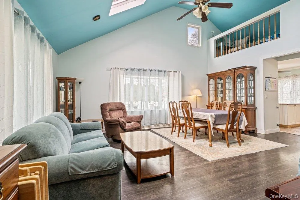 125 W 3rd Street Ronkonkoma, NY 11779