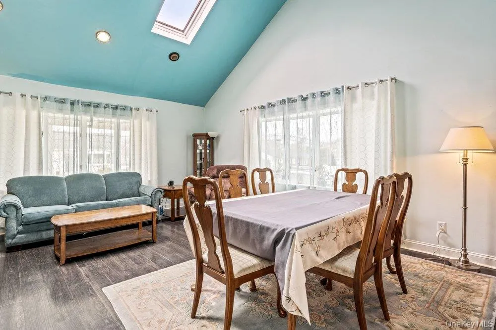 125 W 3rd Street Ronkonkoma, NY 11779