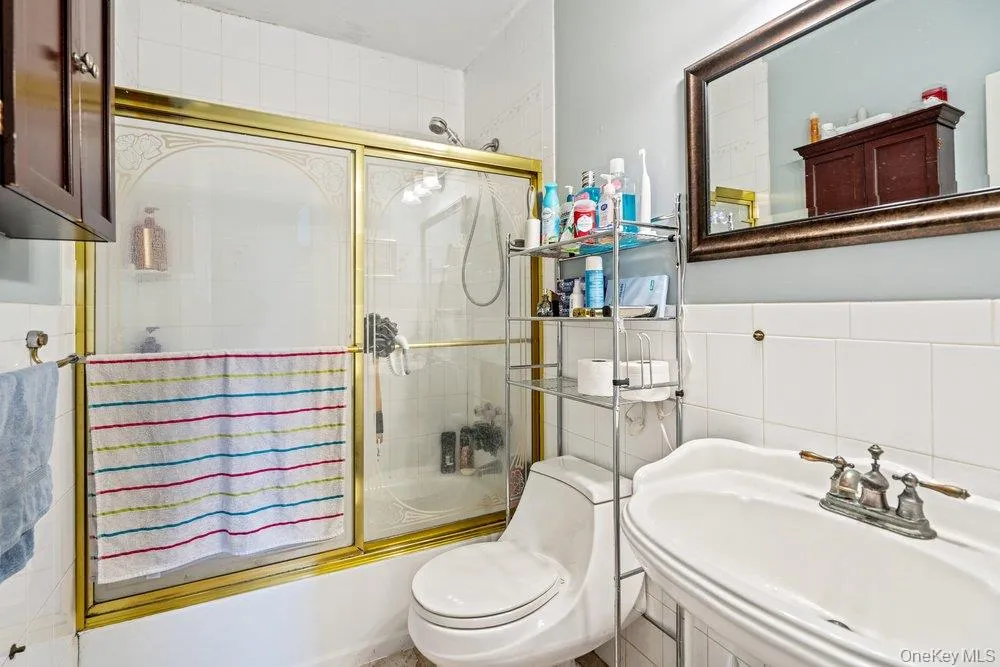 125 W 3rd Street Ronkonkoma, NY 11779