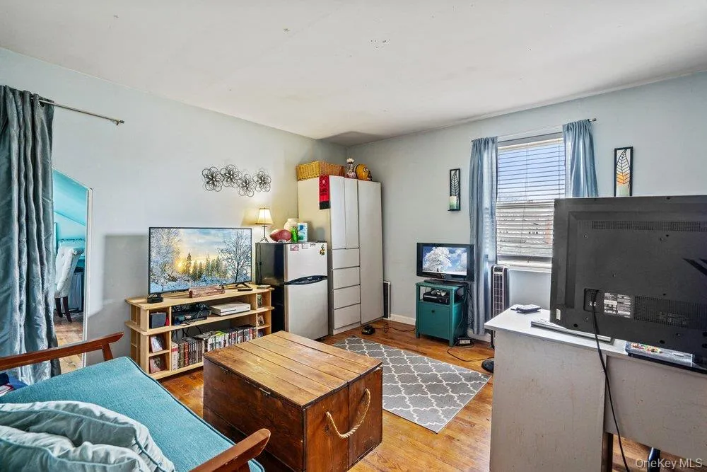 125 W 3rd Street Ronkonkoma, NY 11779
