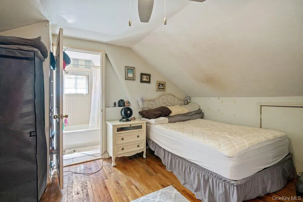 125 W 3rd Street Ronkonkoma, NY 11779