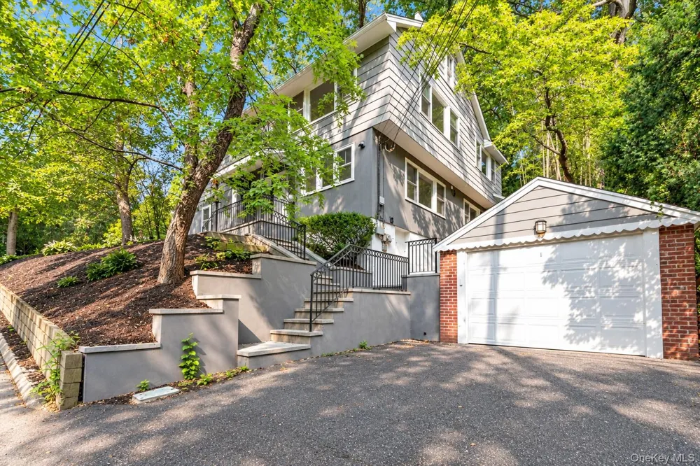 22 Putnam Avenue Glen Cove, NY 11542