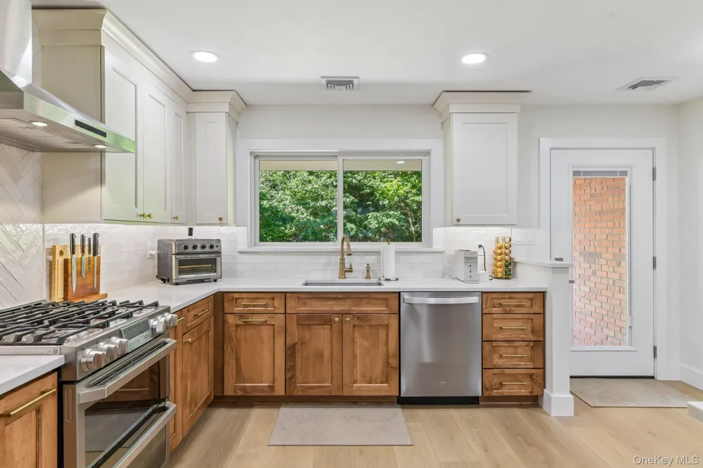 230 Union Avenue Holbrook, NY 11741