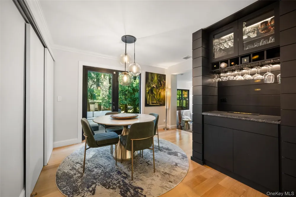 22 Paddington Road Scarsdale, NY 10583