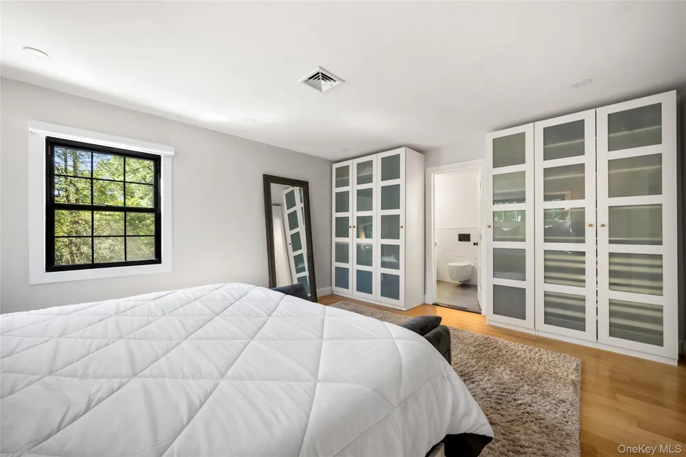 22 Paddington Road Scarsdale, NY 10583