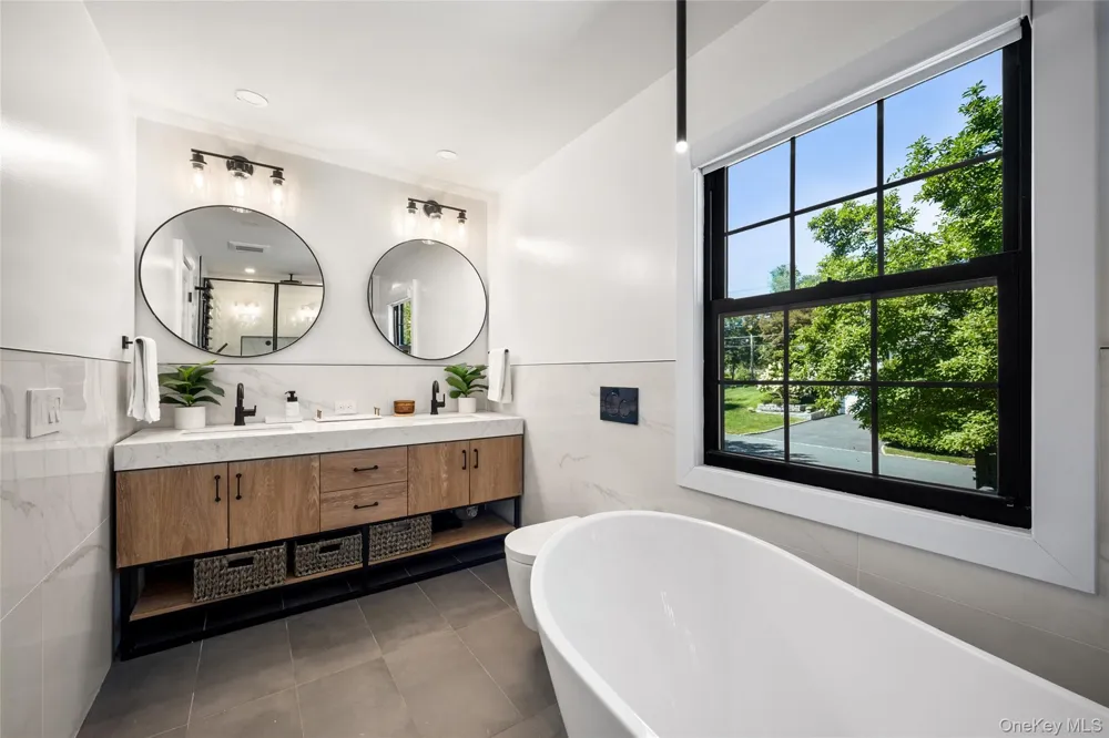 22 Paddington Road Scarsdale, NY 10583
