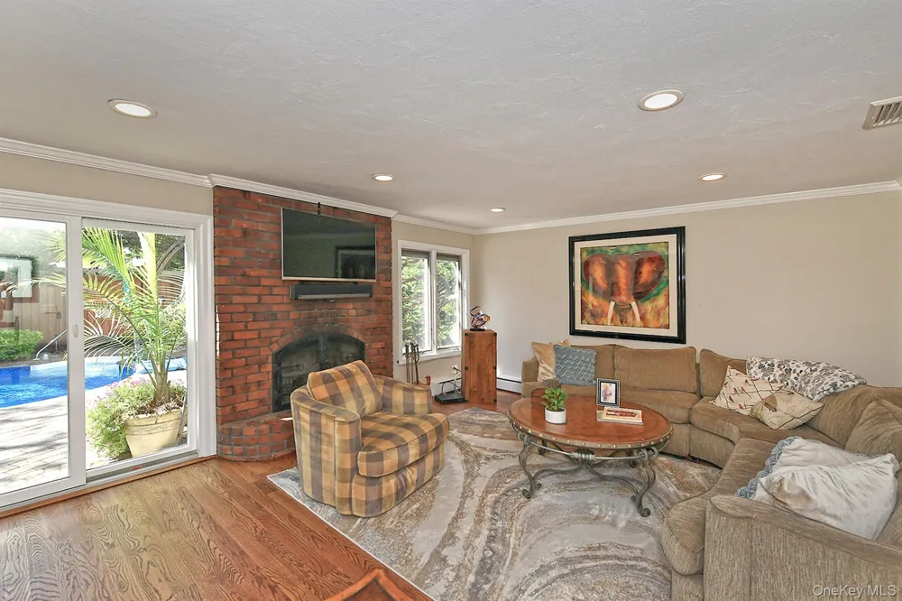 3142 Wynsum Avenue Merrick, NY 11566