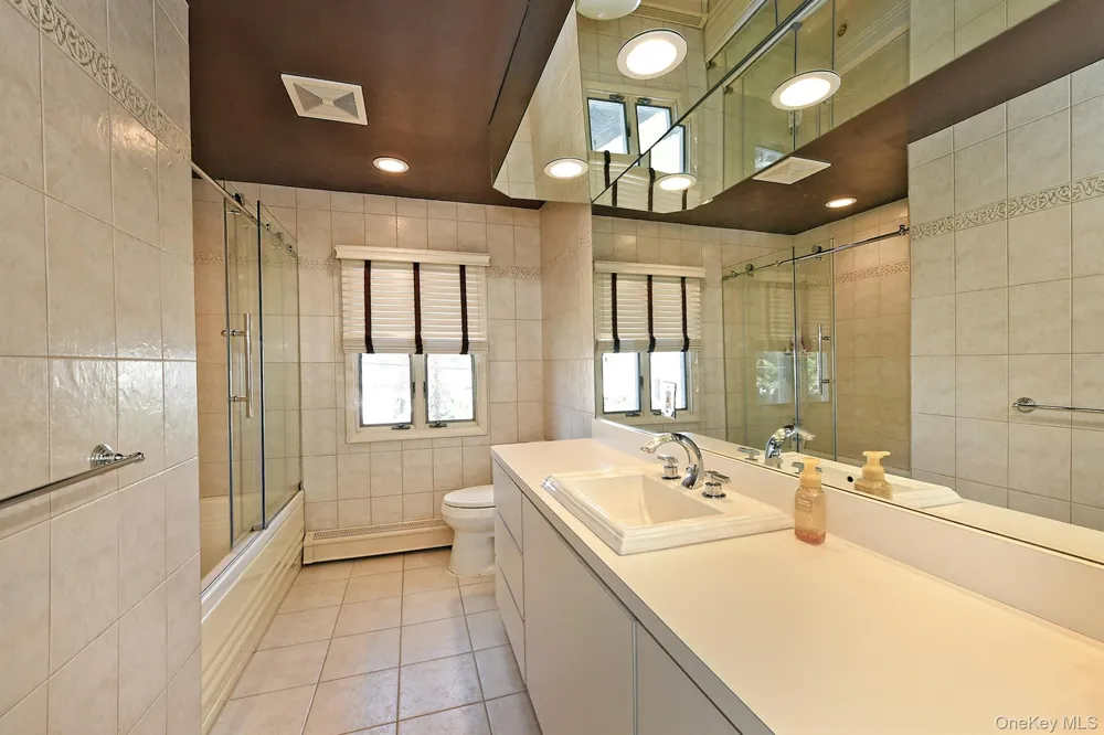 3142 Wynsum Avenue Merrick, NY 11566