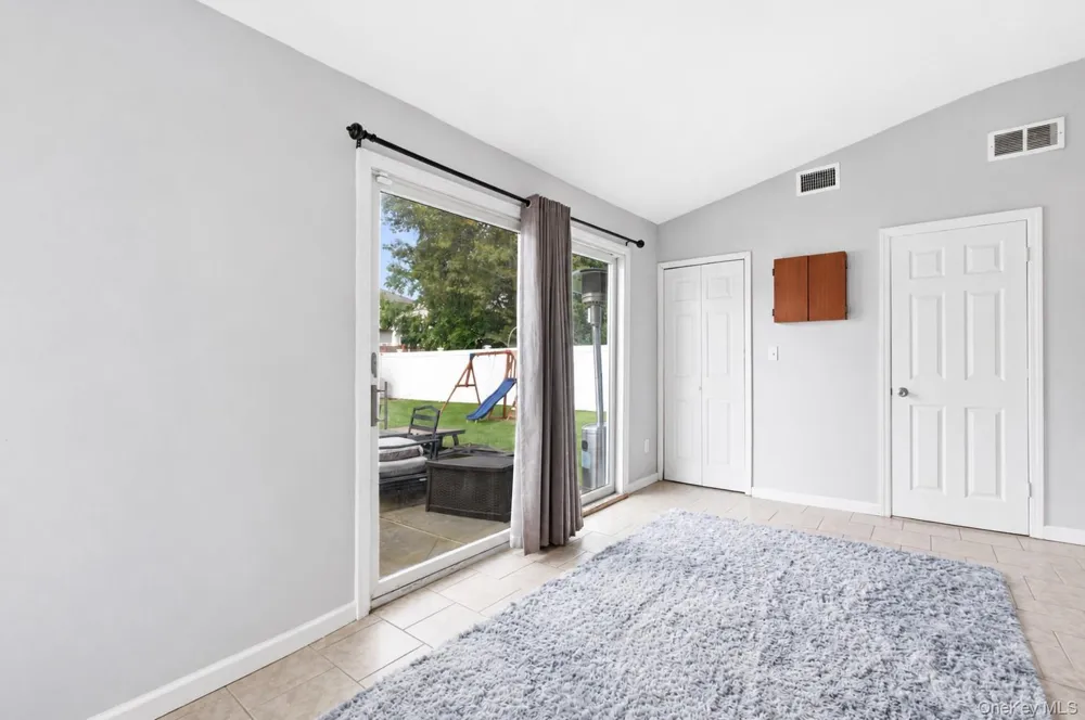 292 Roosevelt Avenue Freeport, NY 11520