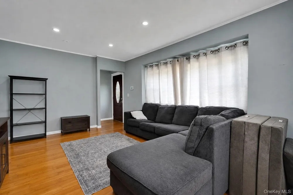 292 Roosevelt Avenue Freeport, NY 11520