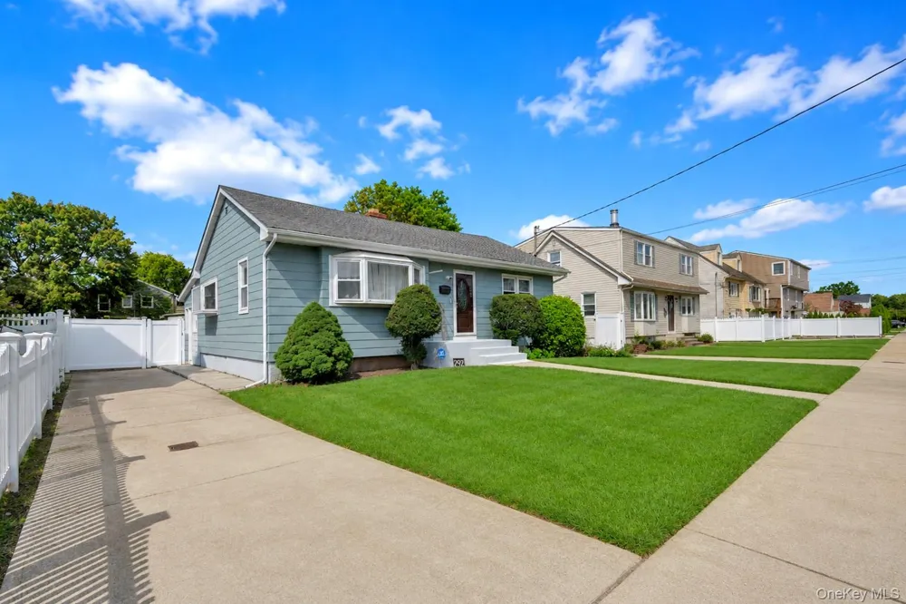 292 Roosevelt Avenue Freeport, NY 11520