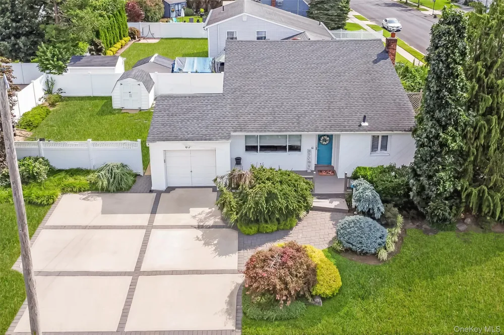 65 Graham Street Farmingdale, NY 11735