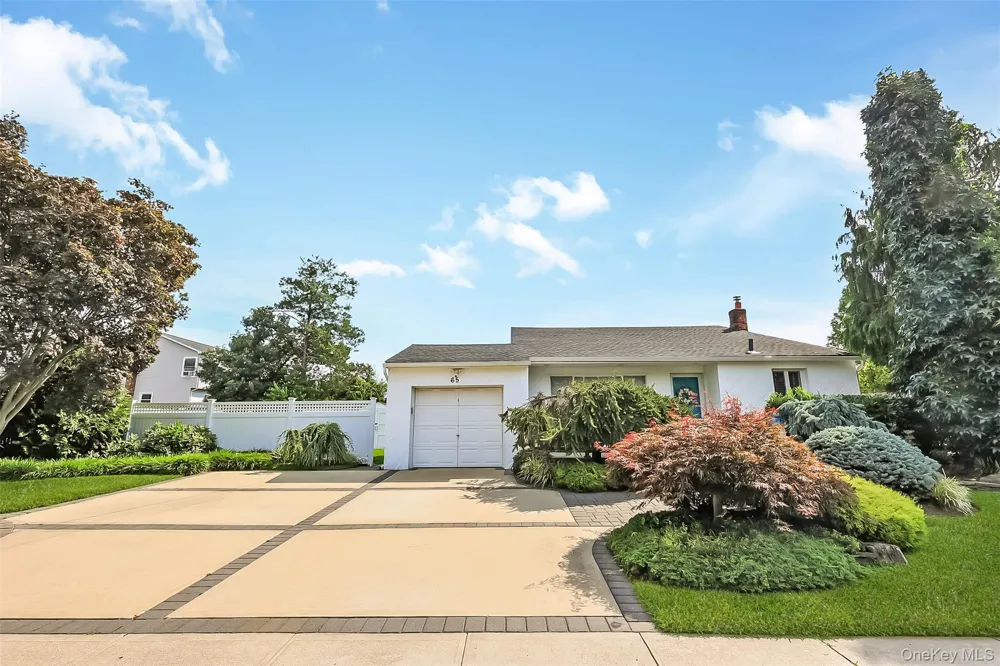65 Graham Street Farmingdale, NY 11735