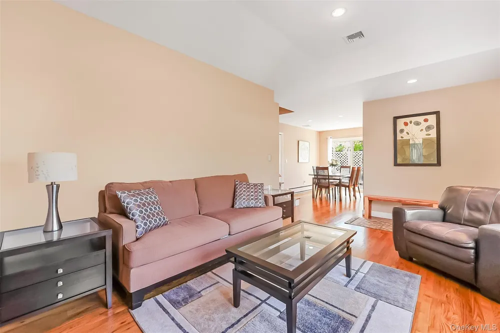 65 Graham Street Farmingdale, NY 11735