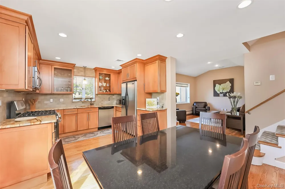 65 Graham Street Farmingdale, NY 11735