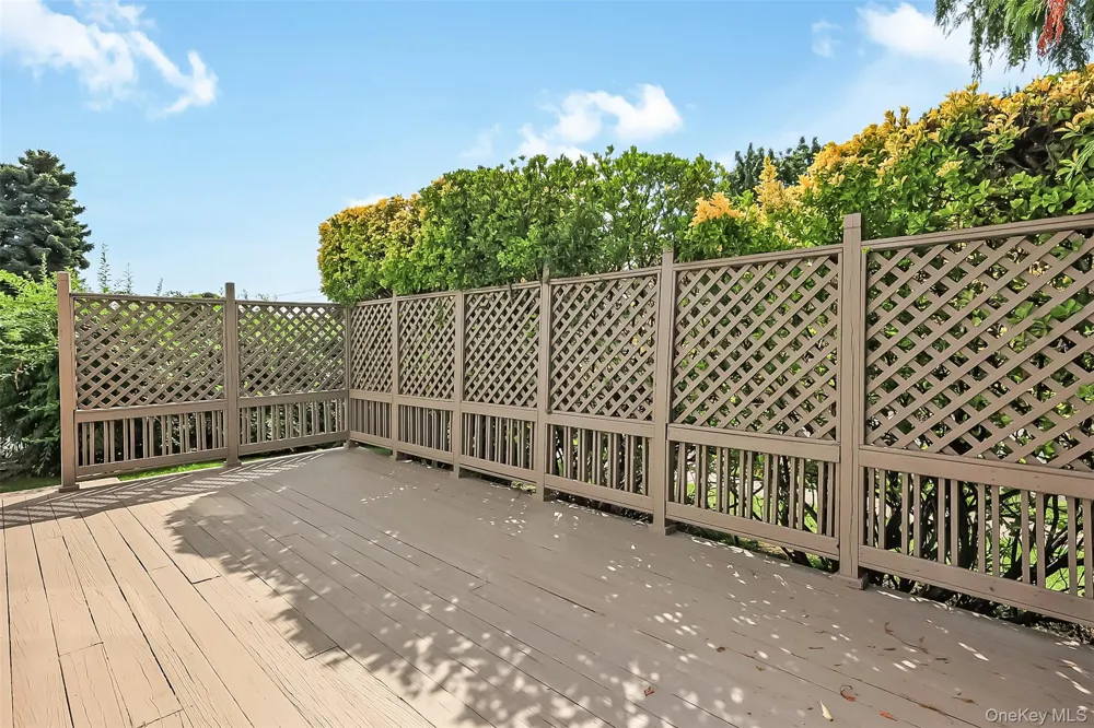 65 Graham Street Farmingdale, NY 11735