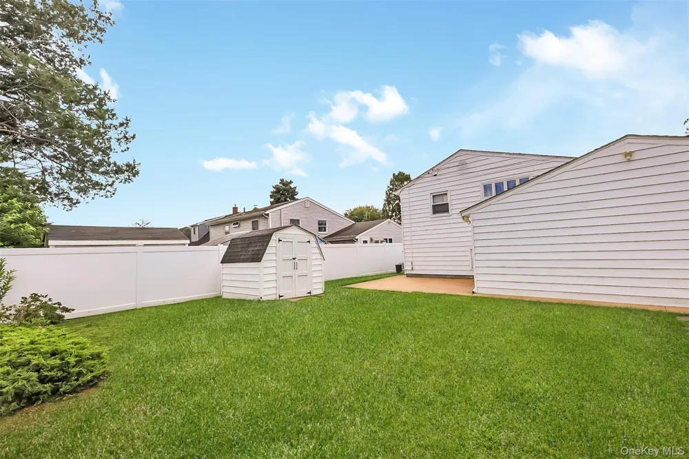 65 Graham Street Farmingdale, NY 11735