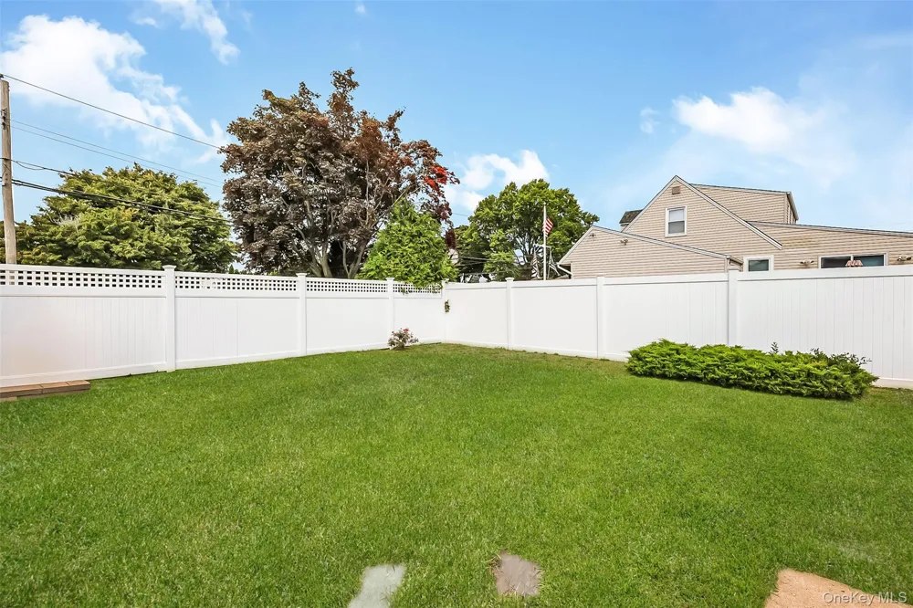 65 Graham Street Farmingdale, NY 11735