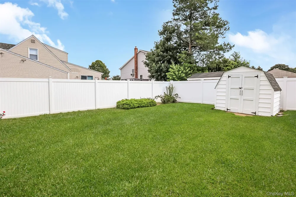 65 Graham Street Farmingdale, NY 11735
