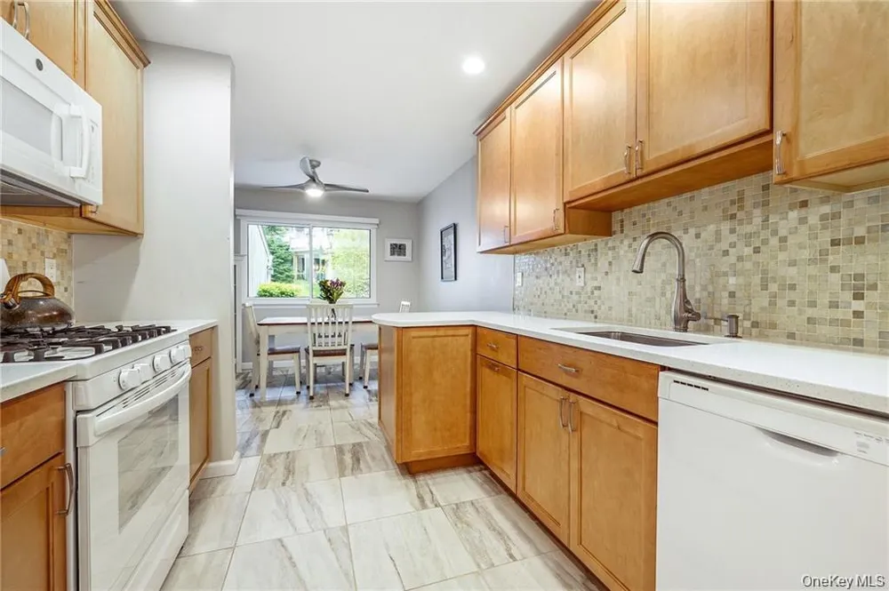 11 Timber Ridge #11 Mount Kisco, NY 10549
