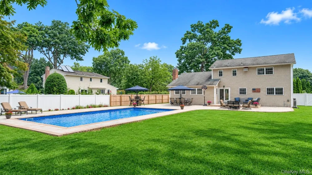 282 6th Avenue Saint James, NY 11780