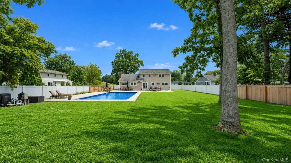 282 6th Avenue Saint James, NY 11780