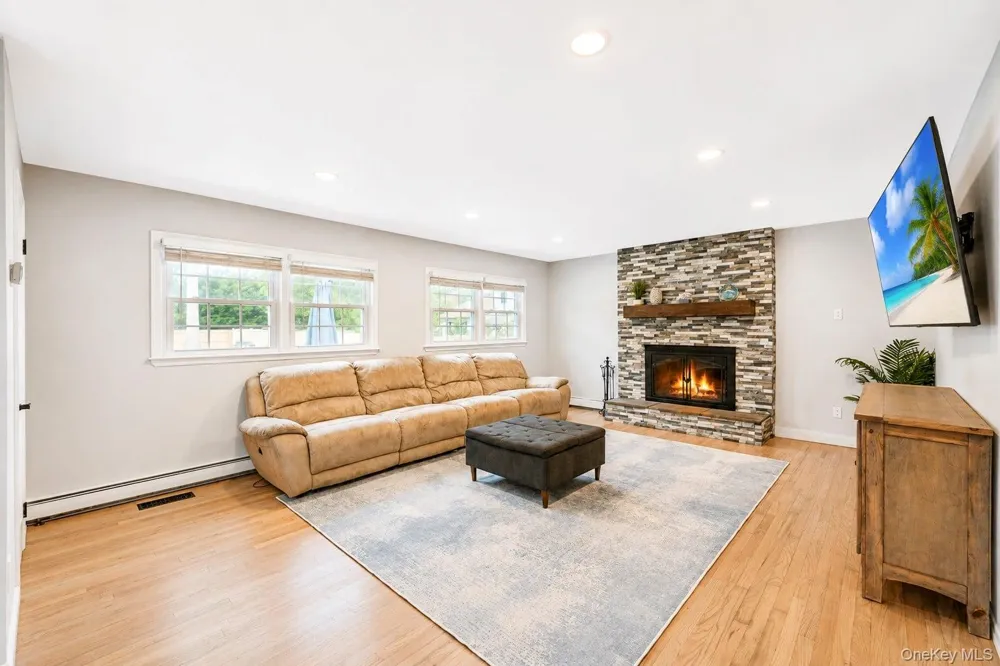 282 6th Avenue Saint James, NY 11780